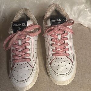 Chanel Women's White and Pink leather Sneakers